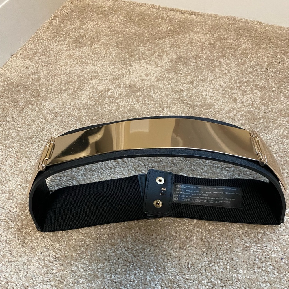 Gold metal cinch belt size M